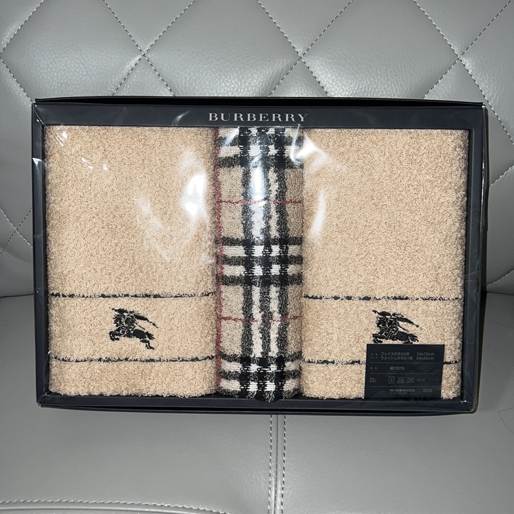 Burberry face/hand towel